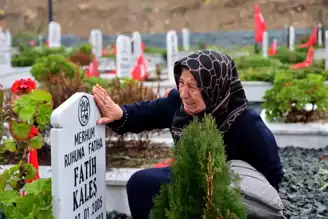 Depremde 3 Torununu Kaybeden Kadının Ağıtı