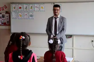 Depremden Etkilenen Öğretmen, Öğrencileriyle Hayata Yeniden Tutundu