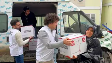 Depremzedelere Ramazan Öncesi Gıda Desteği