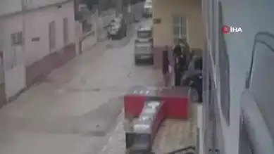 Fırtınada Tabela Düştü, Çocuk Kurtuldu!