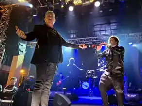 Haluk Levent, Depremzedelere Yılbaşı Konseri
