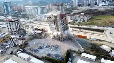 Hatay'da Bina Yıkımı Deprem Korkusu Yarattı