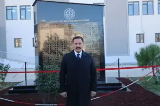 Deprem Şehitlerine Anıt