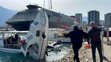 Hatay'da Fırtınada Tekne Alabora Oldu, 400 Bin TL Zarar!