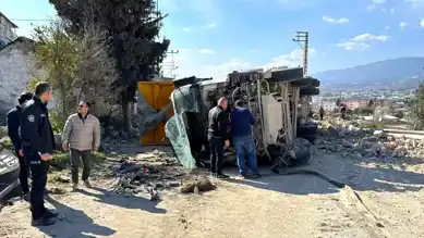 Hatay'da Kamyon Kazası: Sürücü Yaralı