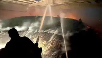 Hatay Kırıkhan'da Pamuk Fabrikası Deposunda Yangın!