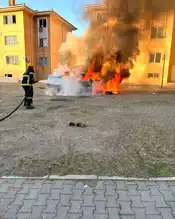 Hatay'da Seyir Halindeki Tofaş Yandı