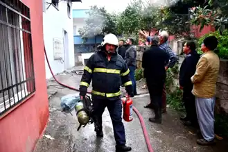 Hatay Payas'ta Ev Yangını: Aile Kurtuldu, Ev Kullanılmaz Halde