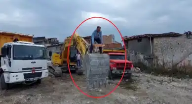 Kepçe Operatöründen İlginç Künefe Gösterisi!