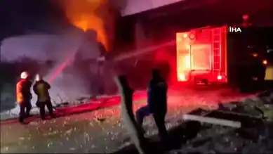 Hatay'da Köprüden Uçan Tır: Sürücü Hayatını Kaybetti