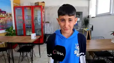 10 Yaşındaki Mahmut, Depremde Kaybettiği Babasını Özlüyor