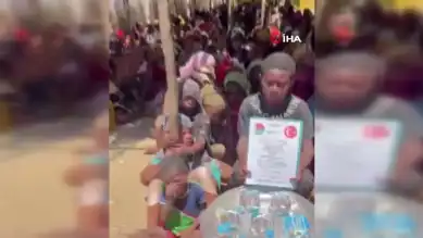 Öğretmenler Günü'nde Afrika Çocuklarına Çikolata