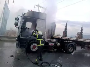 Hatay'da Seyir Halindeki Tır Yandı!