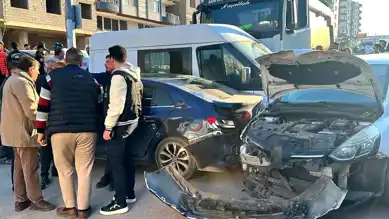 İskenderun'da Freni Patlayan Kamyon Kazası: 3 Yaralı