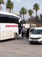 İskenderun'da Yol Kavgası: Sopalar Havada Uçuştu!