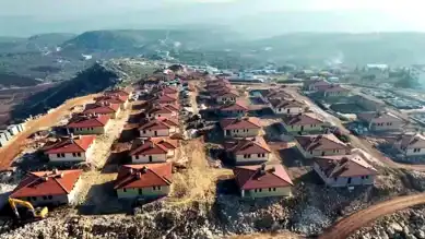Vali Masatlı, Altınözü Afet Konutlarını İnceledi