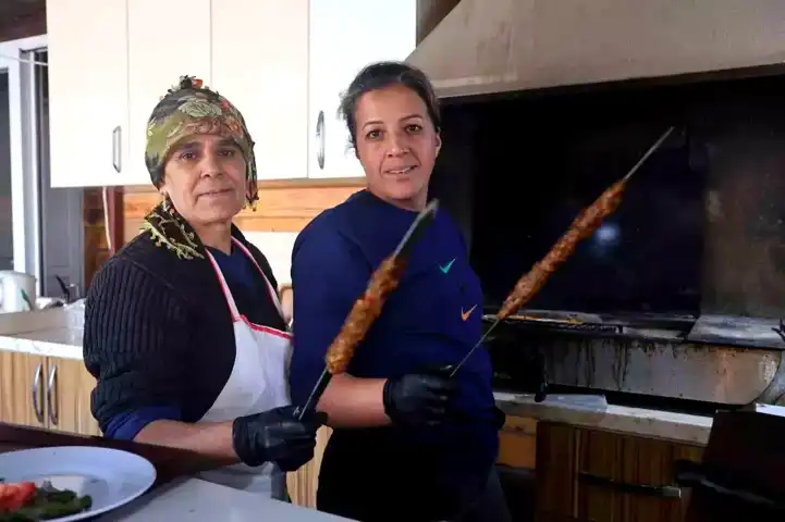 Depremden Sonra Gelin-Görümce Kebapçısı