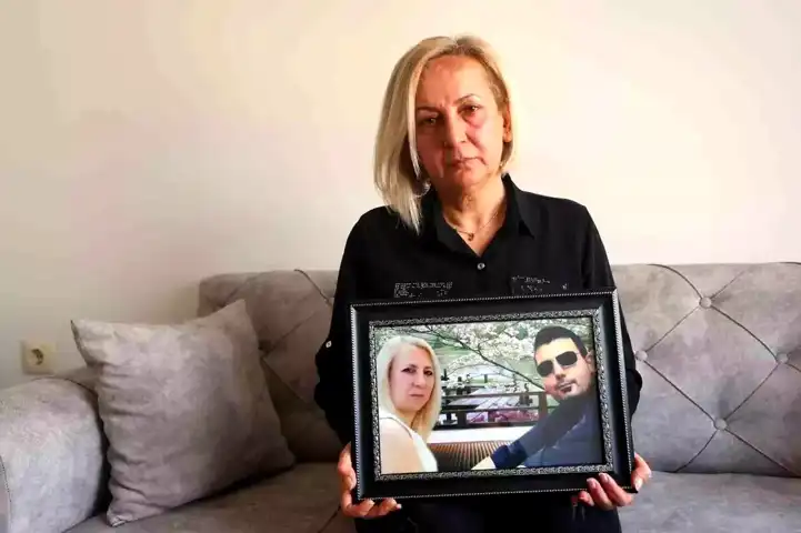 Hatay Enkazından Kurtulan Cemile Hanım'ın Acılı Bekleyişi