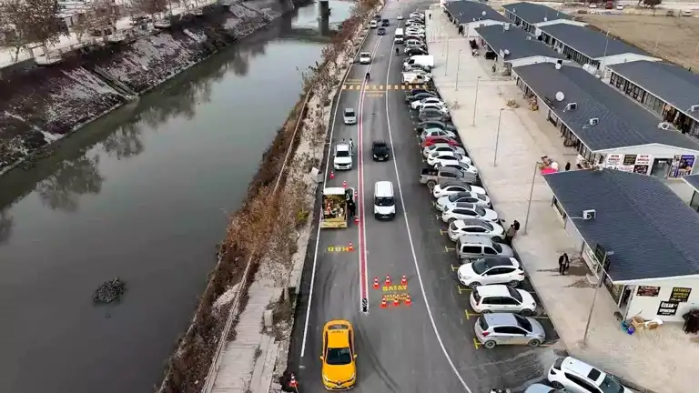 Hatay'da Yollar Yenileniyor! Asfaltlama Çalışmaları Tam Gaz Devam Ediyor