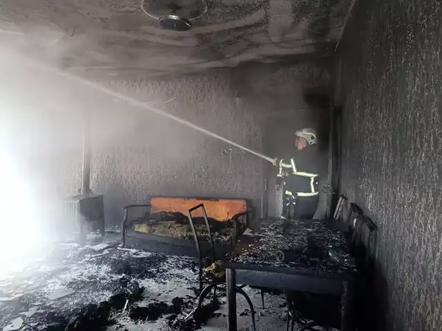 Ev Yangını: 3 Kişi Dumandan Etkilendi