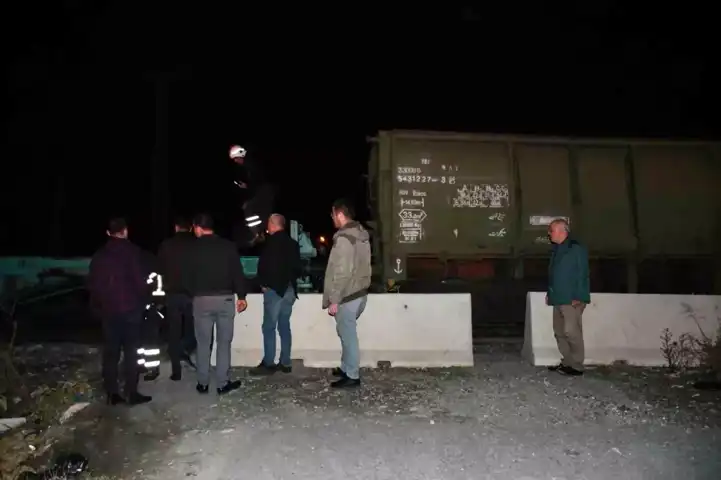 Tren, Yayaya Çarptı: Genç Yaralı!