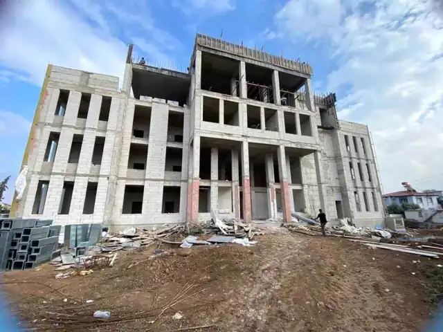 Kumlu'da Yeni Hükümet Konağı Yükseliyor