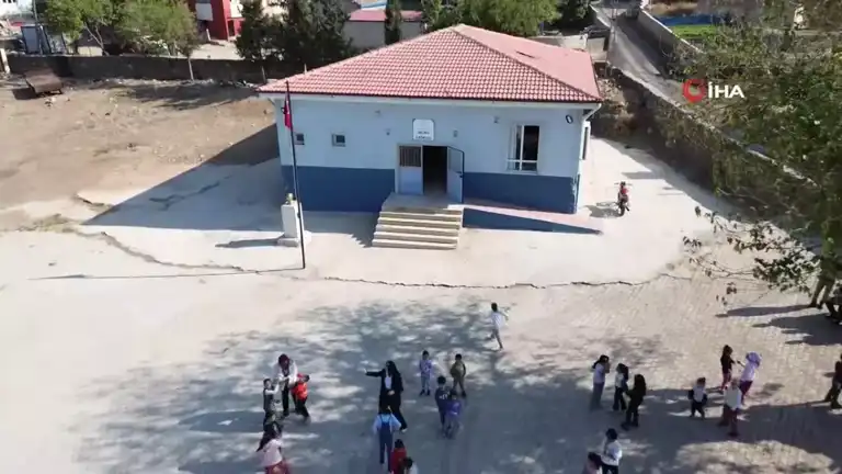 Köy Öğretmeni'nin Ödevi: Gerçek Hayata Hazırlık