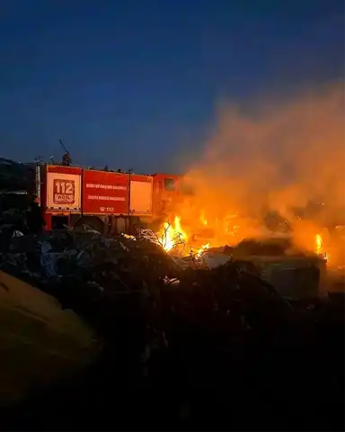 Samandağ'da Boş Arazideki Yangın Söndürüldü