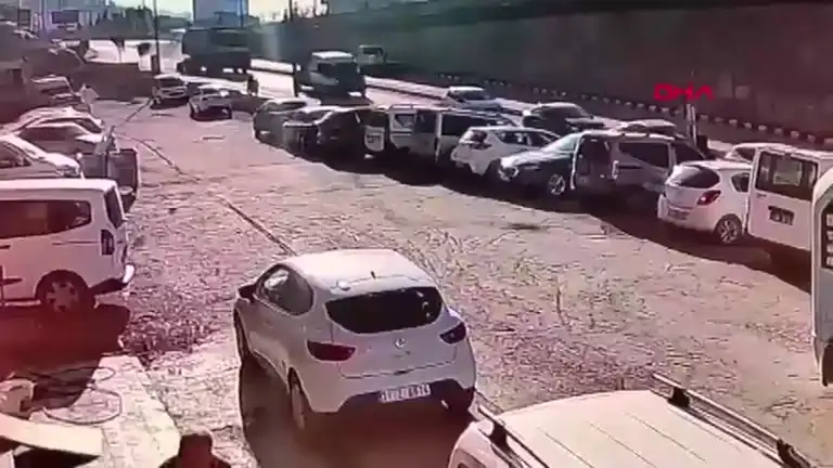 İskenderun'da Fren Arızası: 5 Araca Çarpma, 3 Yaralı