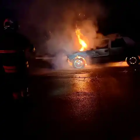 İskenderun'da Seyir Halindeki Otomobilde Yangın!