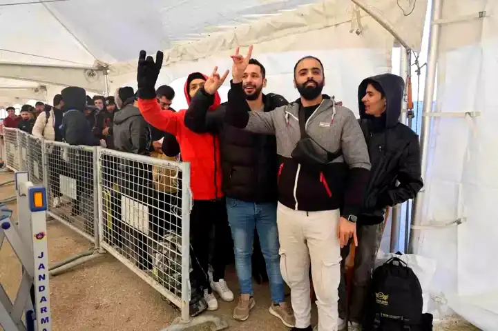 Suriyeli Muhammed, Türkiye'ye Teşekkür Ederek Suriye'ye Döndü